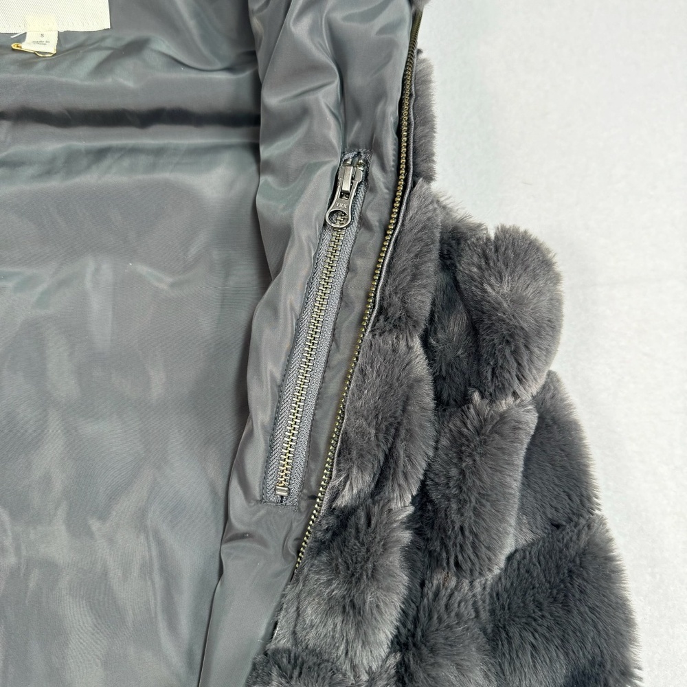 Dylan Faux Fur Puffer Vest Womens Size Small Grey Pocket Zip Up - Picture 12 of 12
